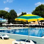 Apartamento Comfort And Fun By The Pool-beahost